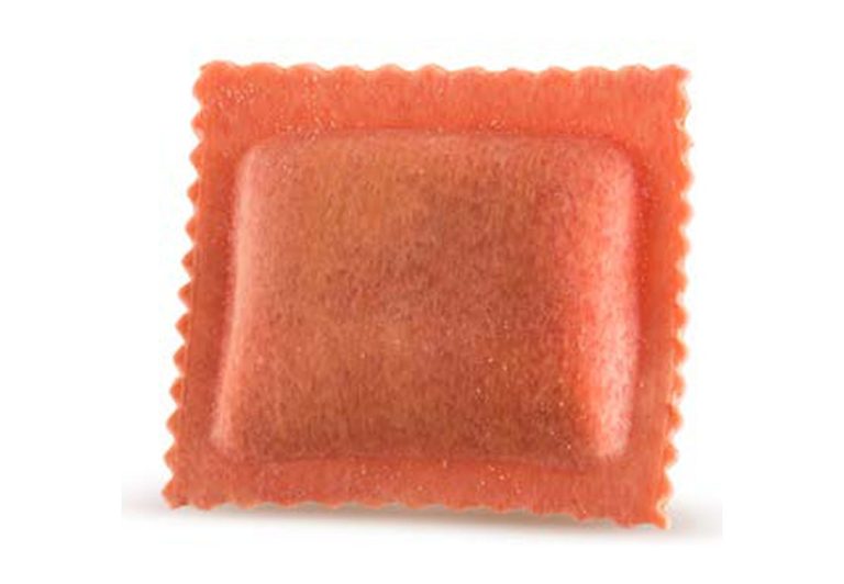 Ravioloni (Tomatenteig) gef. m. Lachs